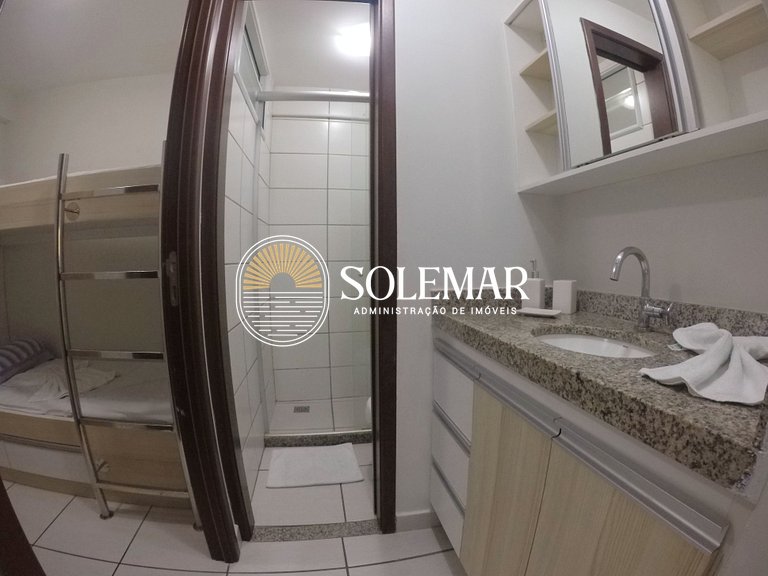 Apto com 1 Suíte e 1 quarto com cama beliche
