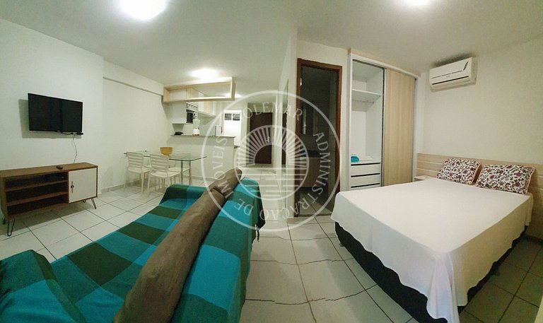 Apto com uma suíte e um quarto menor com camas beliche.