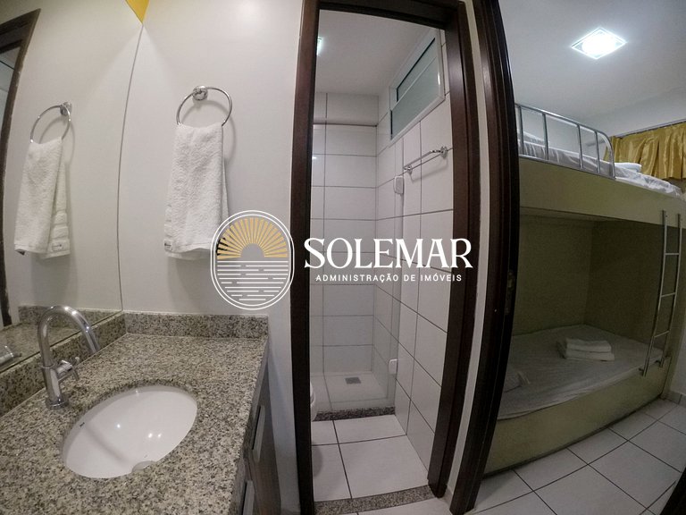 Apto com suíte e um quarto com camas Beliche e sofá-cama