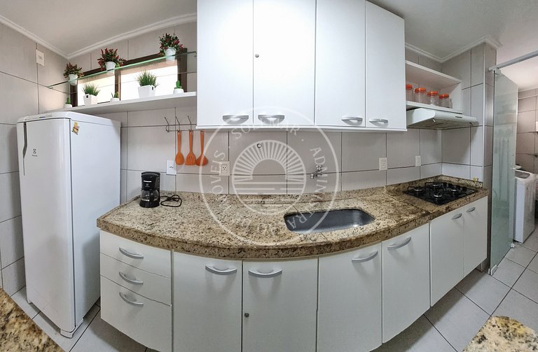 Apartamento com 2 quartos, sendo uma cama casal e outro quar
